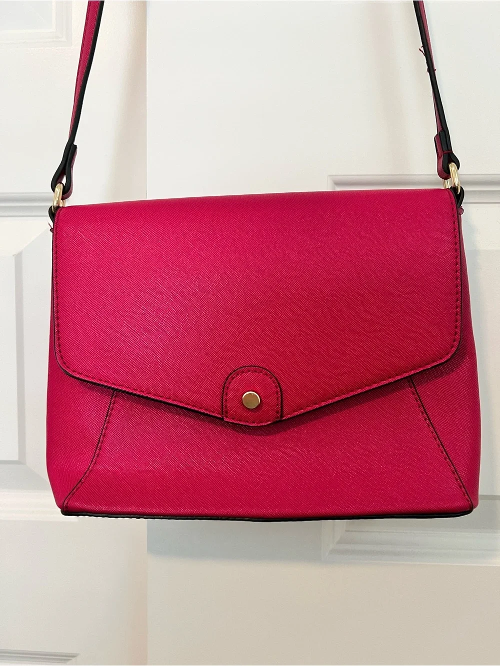 Women's Fuchsia Crossbody Bag - Sleek Everyday Shoulder Bag